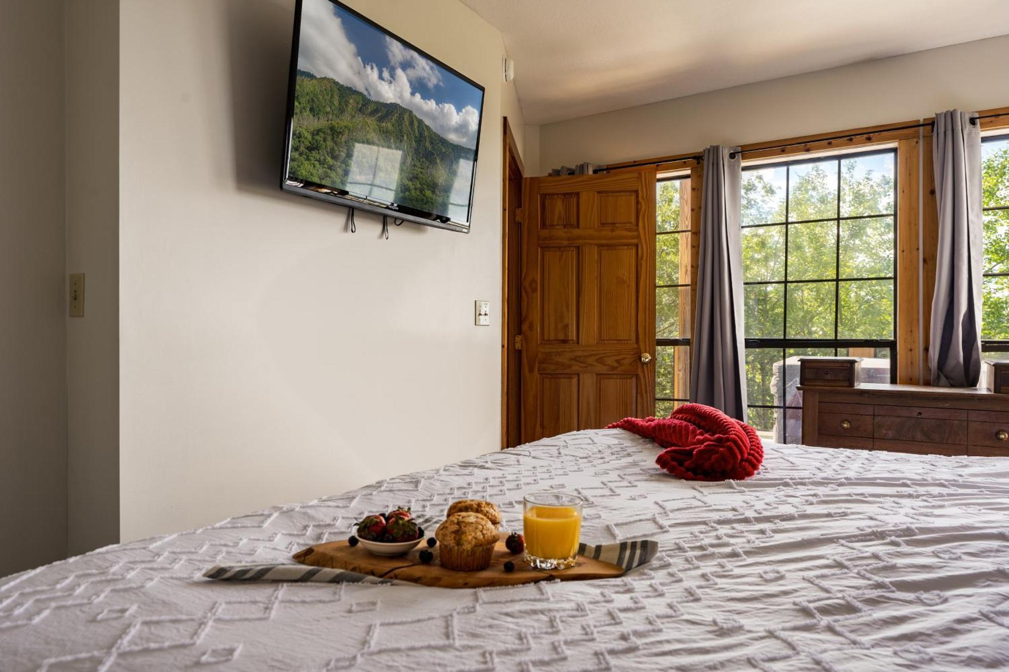 Elevista - Quaint&Private-Views-Hottub-Pooltable-Bears-3 Clubhouse Pools Villa แกตลิงเบิร์ก ภายนอก รูปภาพ