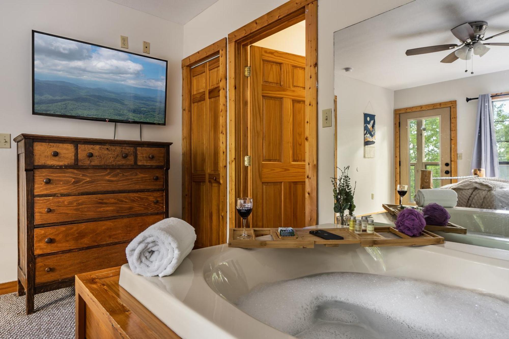 Elevista - Quaint&Private-Views-Hottub-Pooltable-Bears-3 Clubhouse Pools Villa แกตลิงเบิร์ก ภายนอก รูปภาพ